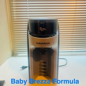 Baby Brezza Black Formula Maker